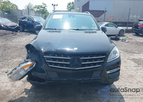 2015 Mercedes-Benz Ml 350 4Matic z USA, uszkodzony, nr VIN 4JGDA5HB1FA543275